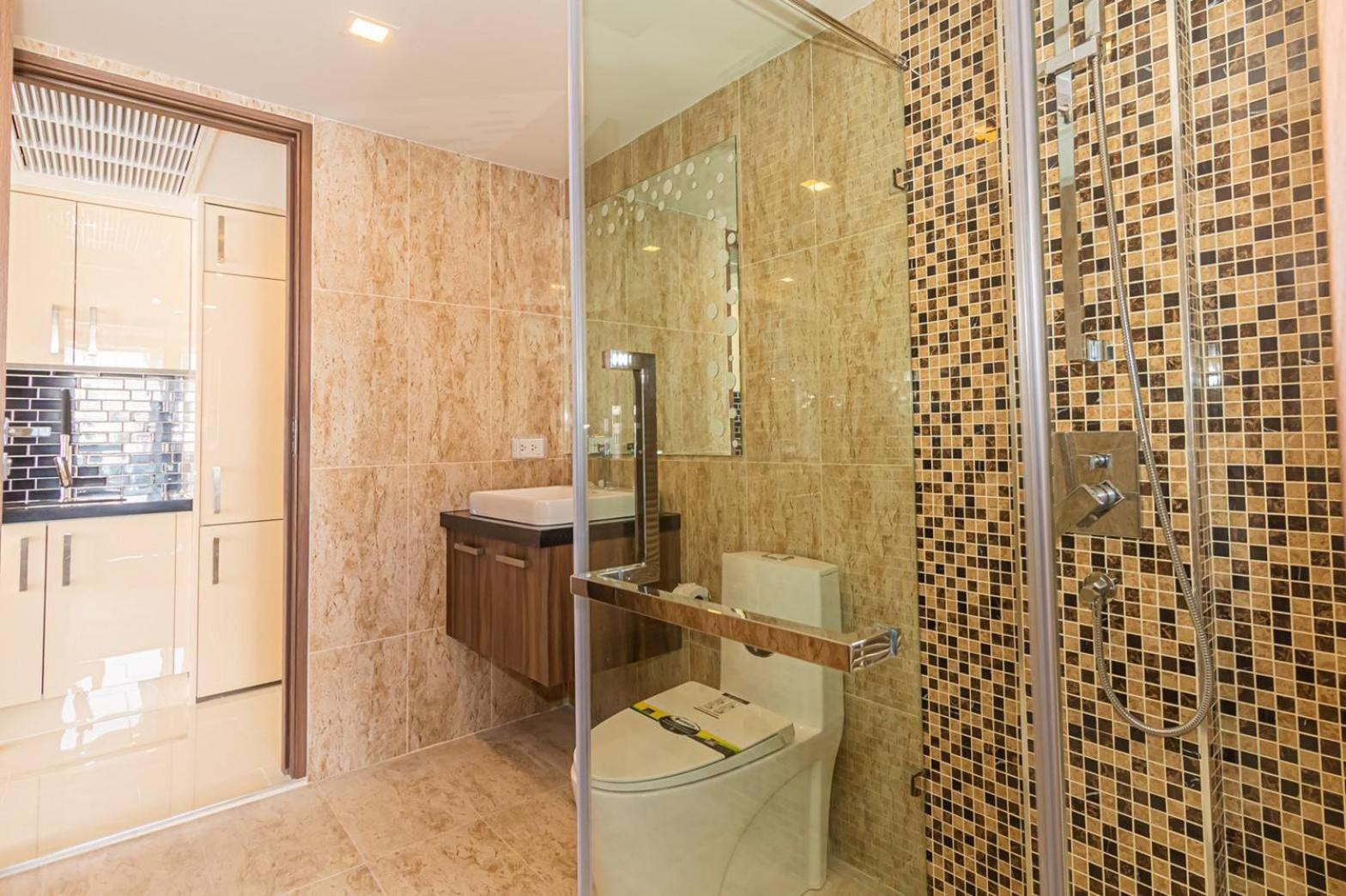 Grand Avenue By Fantasea Beach Pattaya Room photo