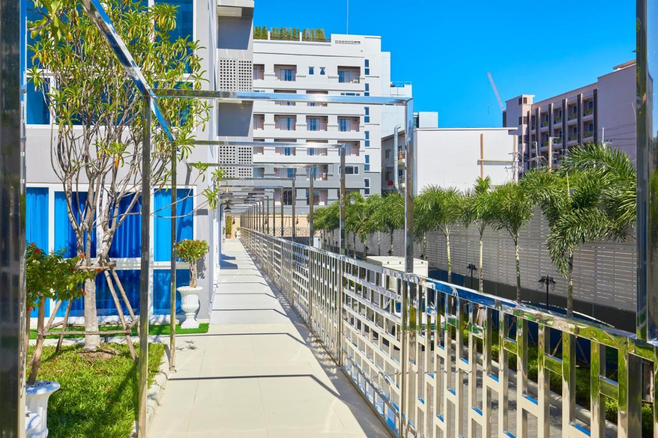 Grand Avenue By Fantasea Beach Pattaya Exterior photo
